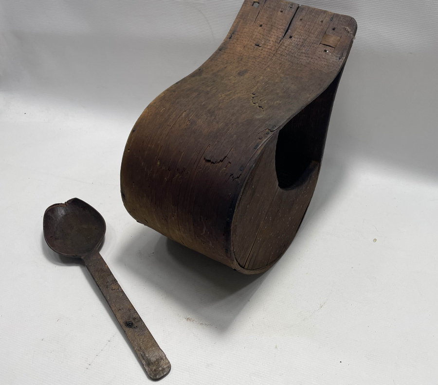 OSMANLI DÖNEMİ NADİR FORMDA BÜYÜK BOY AHŞAP KAŞIKLIK