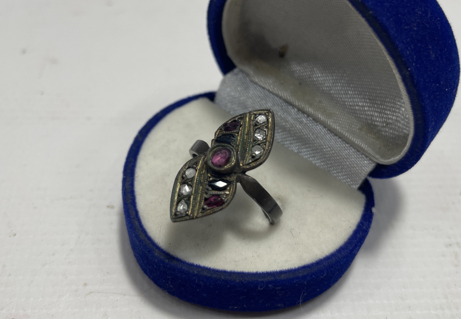 ÖZEL YAPIM FİYONK MODEL ELMAS VE YAKUT TAŞLI YÜZÜK