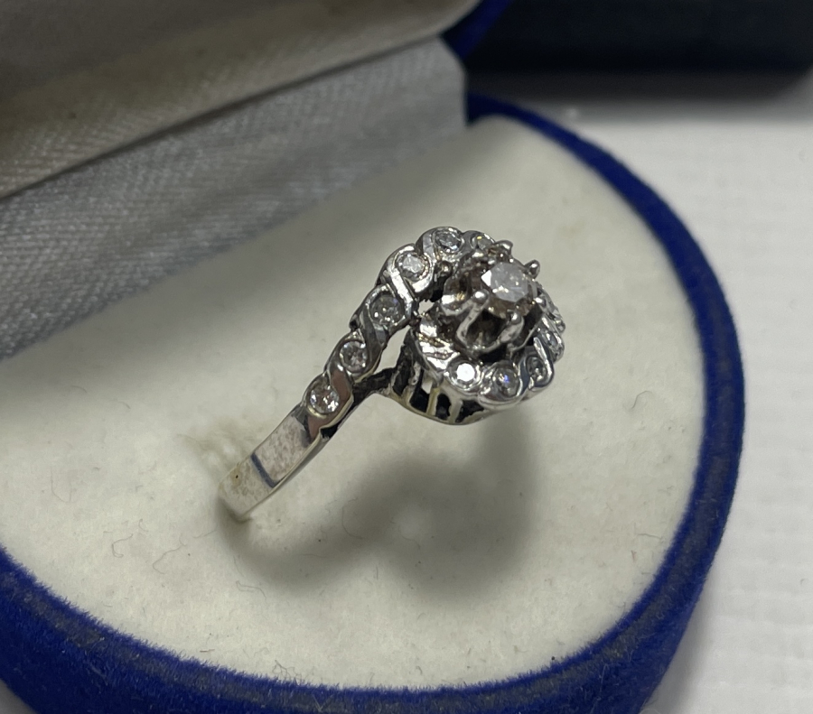 SONSUZLUK MODELİ ANTİKA PIRLANTA YÜZÜK