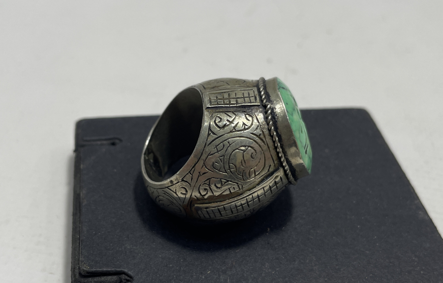 ÜZERİ DOĞAL TAŞLI VE KALEM İŞÇİLİKLİ DEV BOYDA TÜRKMEN İŞİ YÜZÜK