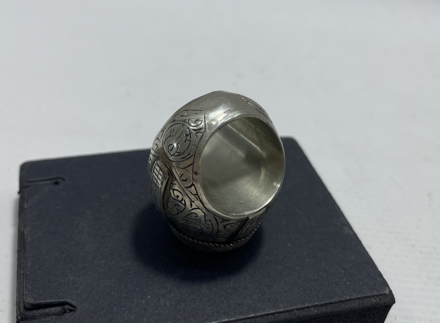 ÜZERİ DOĞAL TAŞLI VE KALEM İŞÇİLİKLİ DEV BOYDA TÜRKMEN İŞİ YÜZÜK