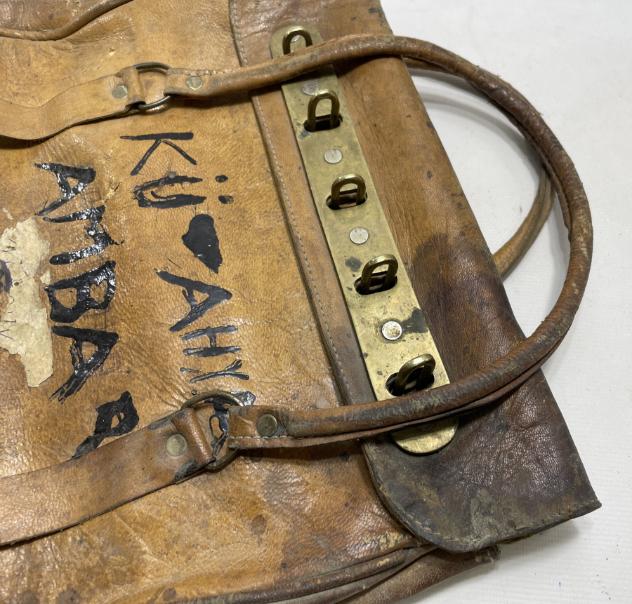 CUMHURİYET BAŞLARI KİLİTLİ TCDD PARA ÇANTASI