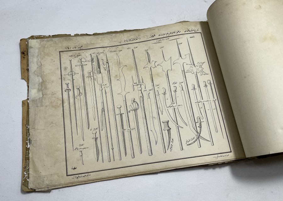 1882 TARİHLİ YENİÇERİLER KONULU ÇOK NADİR BÜYÜK BOY GRAVÜR KİTABI