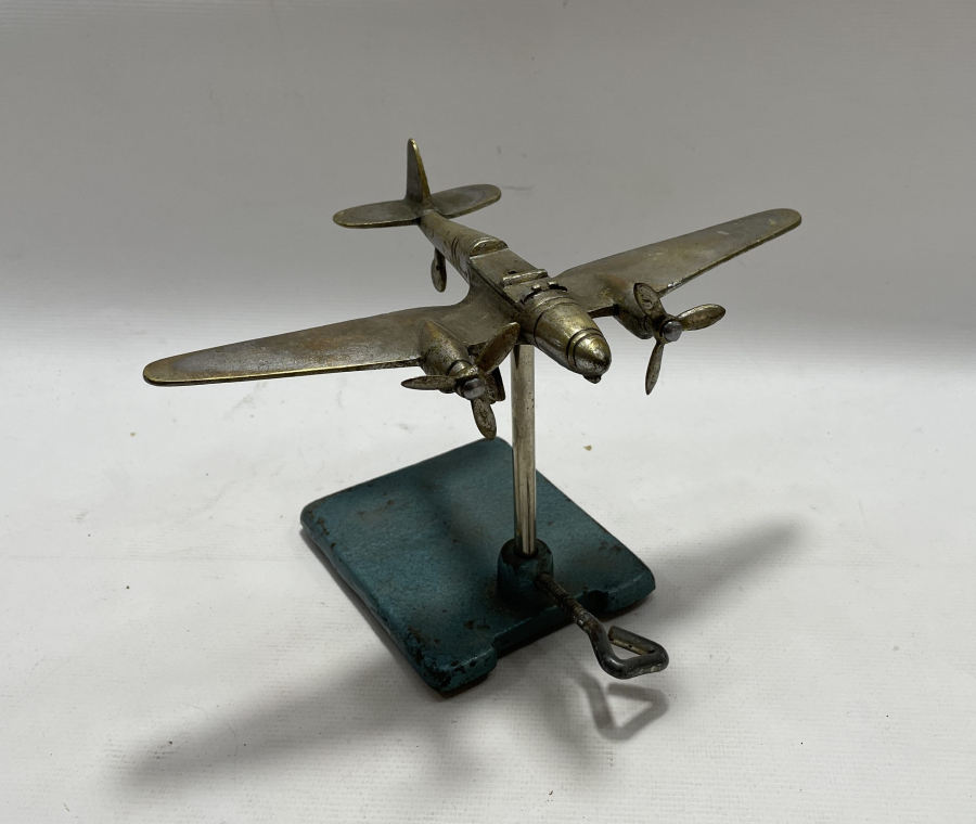 CUMHURİYET BAŞLARI MASA ÜSTÜ METAL UÇAK FİGÜRÜ