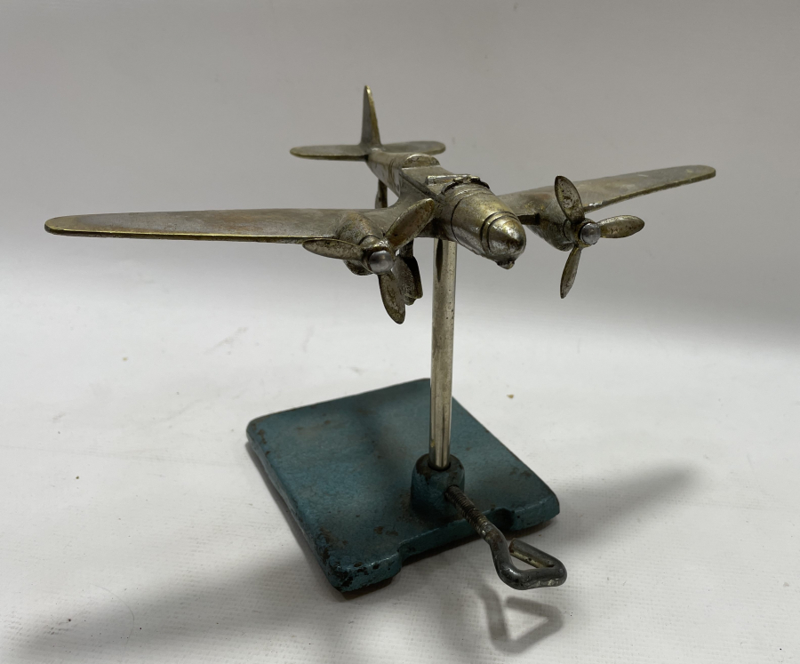 CUMHURİYET BAŞLARI MASA ÜSTÜ METAL UÇAK FİGÜRÜ