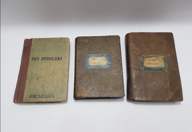 1930'LARDAN ÜÇ ADET DİNİ KİTAP