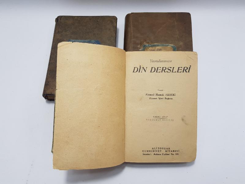 1930'LARDAN ÜÇ ADET DİNİ KİTAP