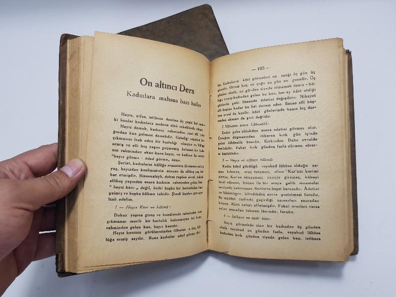 1930'LARDAN ÜÇ ADET DİNİ KİTAP