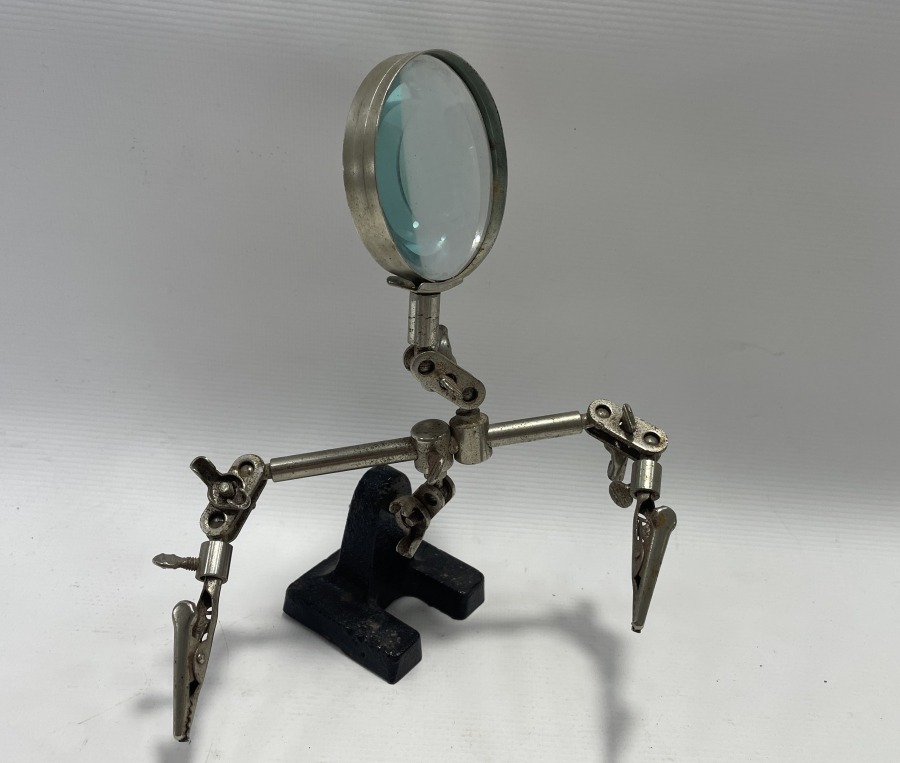 ANTİKA MASA ÜSTÜ BÜYÜTECİ