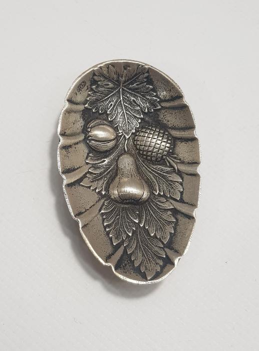 MEYVE DESENLERİYLE SÜSLÜ GÜMÜŞ İKRAMLIK