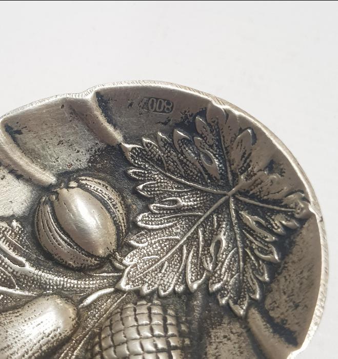 MEYVE DESENLERİYLE SÜSLÜ GÜMÜŞ İKRAMLIK