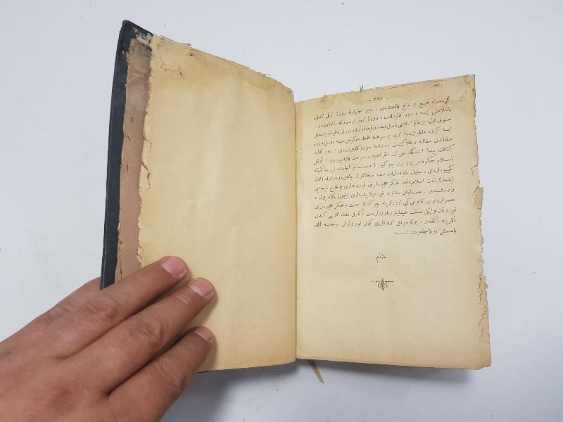 OSMANLICA İKİ KİTAP BİR ARADA: MAZİDEN ATİYE & ZULÜMDEN NURA