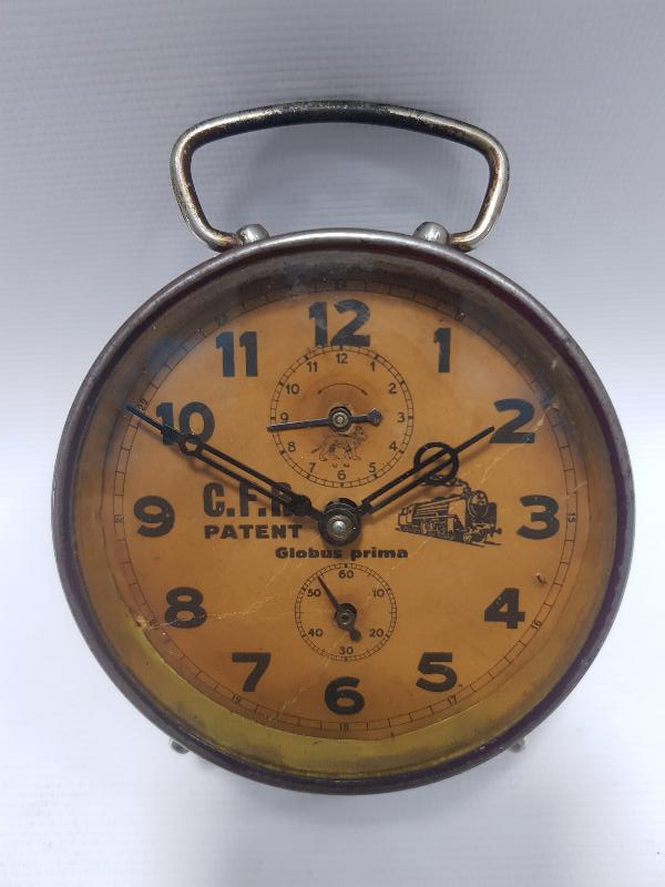 TREN GÖRSELLİ ANTİKA MASA SAATİ