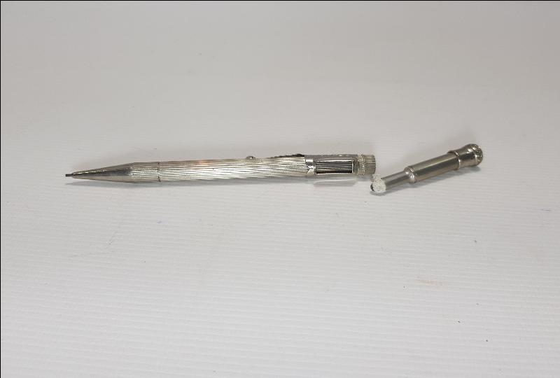 1920'LERDEN ÇAKMAKLI KURŞUN KALEM