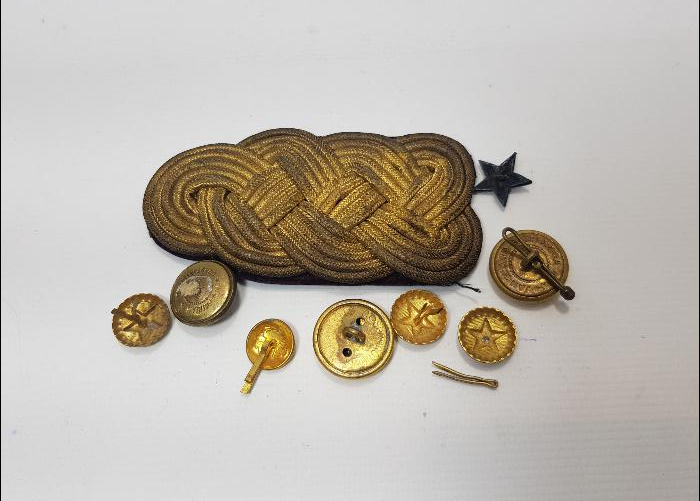 ASKERİ APOLET VE DÜĞME LOTU 