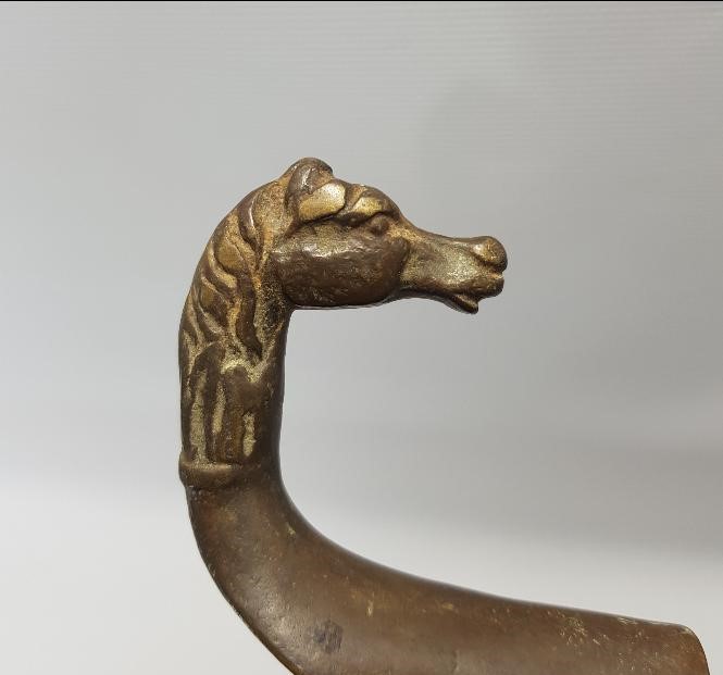 AT BAŞI FORMLU ANTİKA KERATA