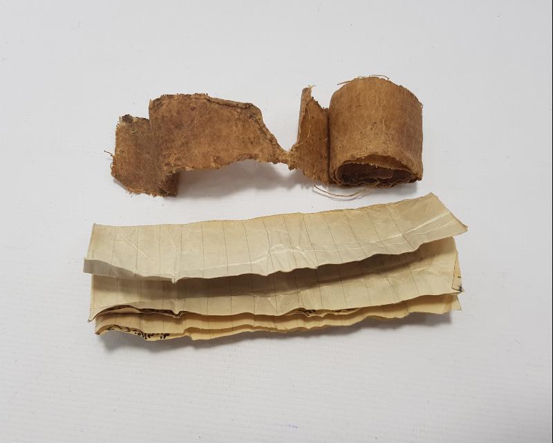 BALMUMLU BEZ MUHAFAZASINDA EL YAZMA TILSIM