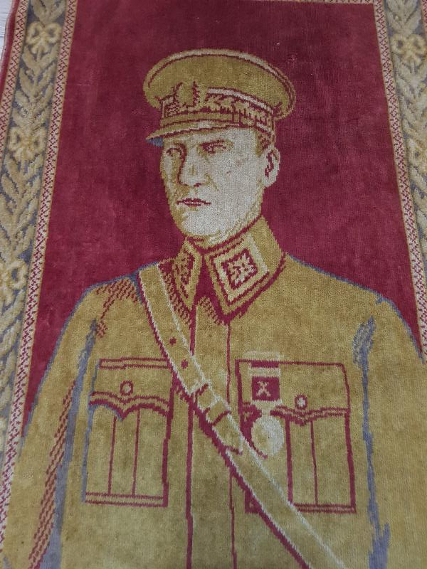 CUMHURİYET İLK DÖNEM ATATÜRK GÖRSELLİ NADİR DUVAR HALISI