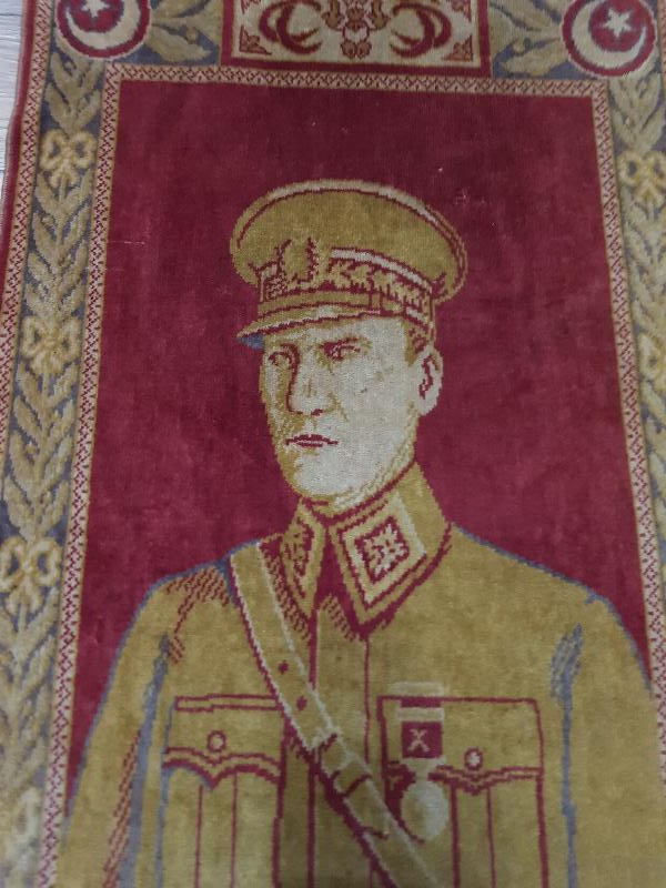 CUMHURİYET İLK DÖNEM ATATÜRK GÖRSELLİ NADİR DUVAR HALISI