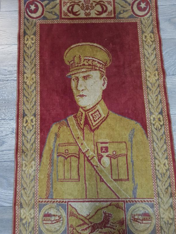 CUMHURİYET İLK DÖNEM ATATÜRK GÖRSELLİ NADİR DUVAR HALISI