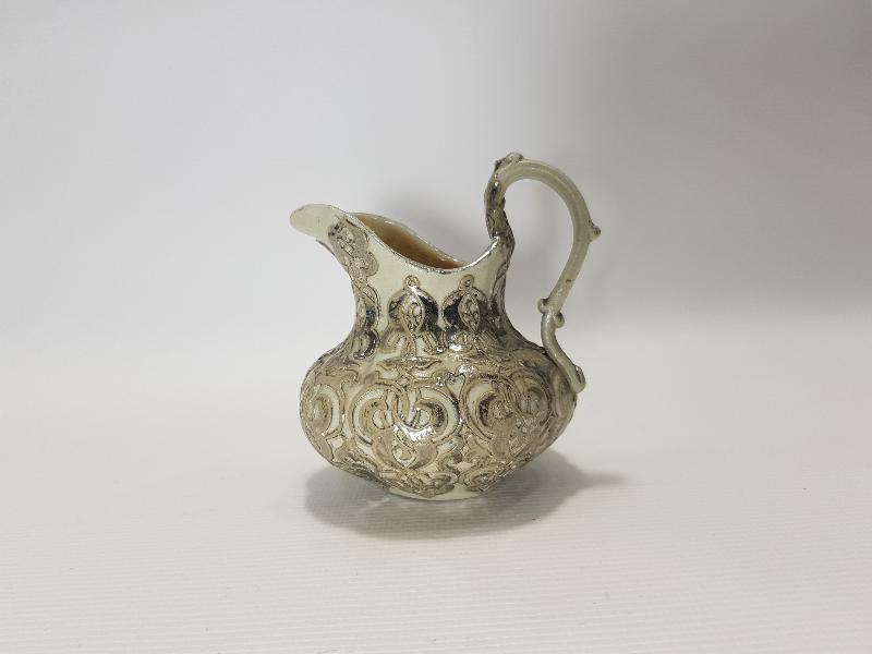 OSMANLI PAZARI İÇİN YAPILMIŞ GÜMÜŞ YALDIZLI ÇOK NADİR FORMDA SÜTLÜK