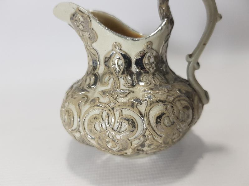 OSMANLI PAZARI İÇİN YAPILMIŞ GÜMÜŞ YALDIZLI ÇOK NADİR FORMDA SÜTLÜK