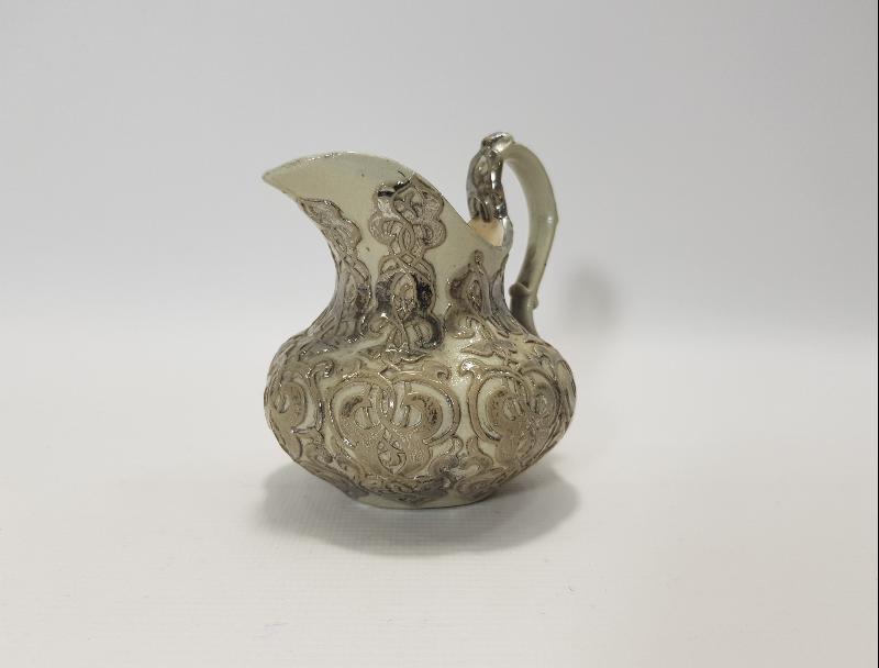 OSMANLI PAZARI İÇİN YAPILMIŞ GÜMÜŞ YALDIZLI ÇOK NADİR FORMDA SÜTLÜK