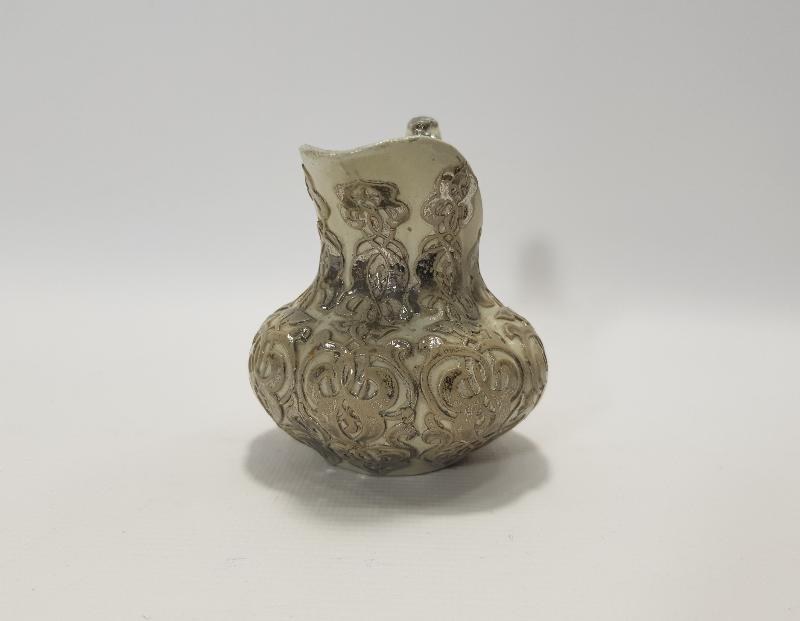 OSMANLI PAZARI İÇİN YAPILMIŞ GÜMÜŞ YALDIZLI ÇOK NADİR FORMDA SÜTLÜK