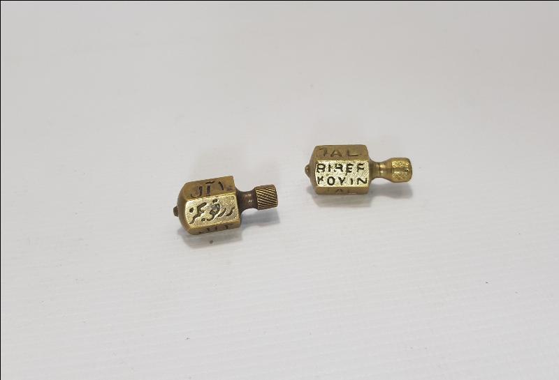 OSMANLICA VE TÜRKÇE YAZILI İKİ ADET FIRDÖNDÜ