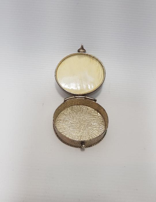 ÜZERİ BUFALO RESİMLİ GÜMÜŞ ENFİYE KUTUSU