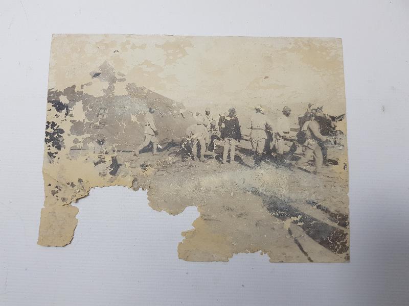 1. DÜNYA SAVAŞI SİNA CEPHESİ'NDE YARALI TÜRK ASKERİNİN HASTANEYE NAKLİ 