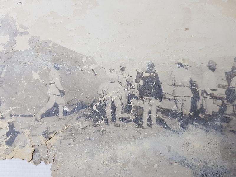 1. DÜNYA SAVAŞI SİNA CEPHESİ'NDE YARALI TÜRK ASKERİNİN HASTANEYE NAKLİ 