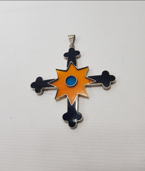 GÜMÜŞ ÇERÇEVELİ, OLTU TAŞI VE KATALİNDEN YAPILMIŞ HAÇ