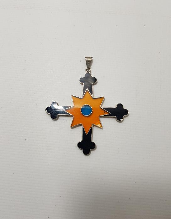 GÜMÜŞ ÇERÇEVELİ, OLTU TAŞI VE KATALİNDEN YAPILMIŞ HAÇ