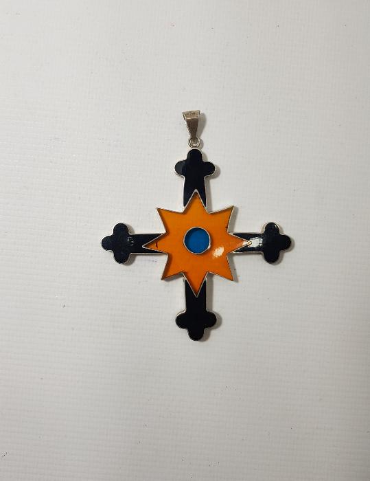 GÜMÜŞ ÇERÇEVELİ, OLTU TAŞI VE KATALİNDEN YAPILMIŞ HAÇ