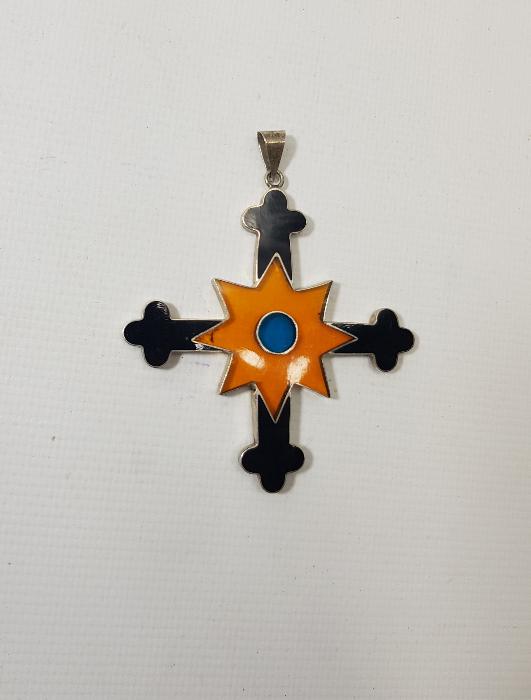 GÜMÜŞ ÇERÇEVELİ, OLTU TAŞI VE KATALİNDEN YAPILMIŞ HAÇ