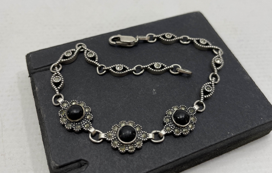 AKİK VE MARGAZİT TAŞLI GÜMÜŞ BİLEKLİK