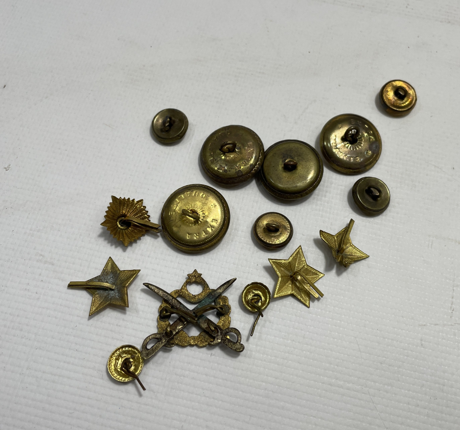 ANTİKA ASKERİ DÜĞME VE BRÖVE ROZET LOTU