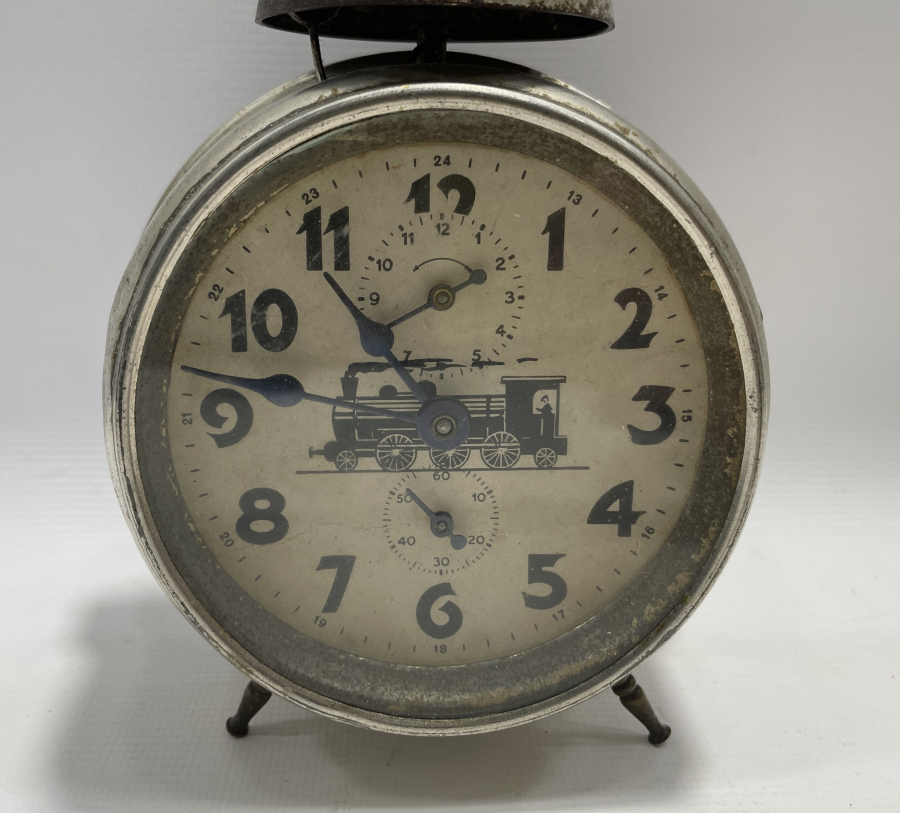 DEVLET DEMİR YOLLARI İÇİN ÖZEL YAPILMIŞ TRENLİ MASA SAATİ