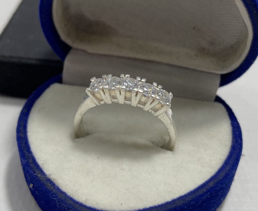 GÜMÜŞ 5 TAŞ YÜZÜK