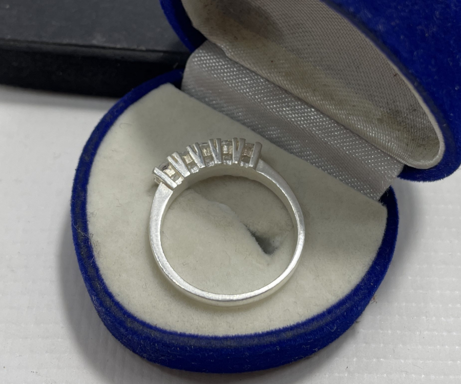 GÜMÜŞ 5 TAŞ YÜZÜK