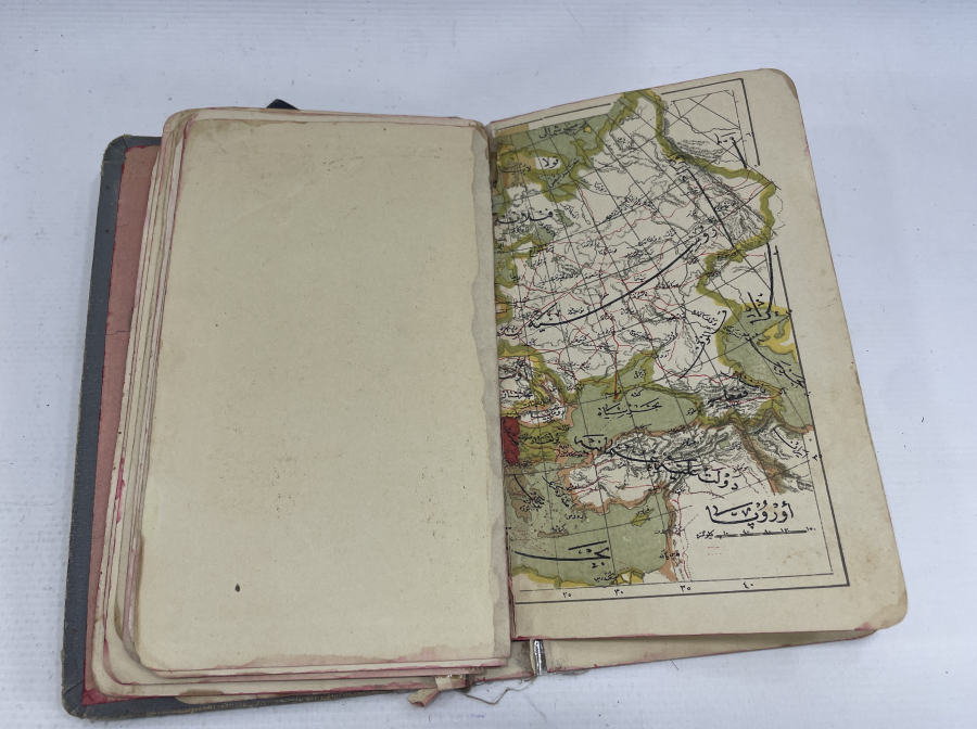 İÇİNDE ONLARCA HARİTA BULUNAN OSMANLI DÖNEMİ ATLAS