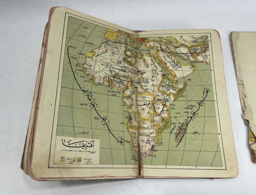 İÇİNDE ONLARCA HARİTA BULUNAN OSMANLI DÖNEMİ ATLAS