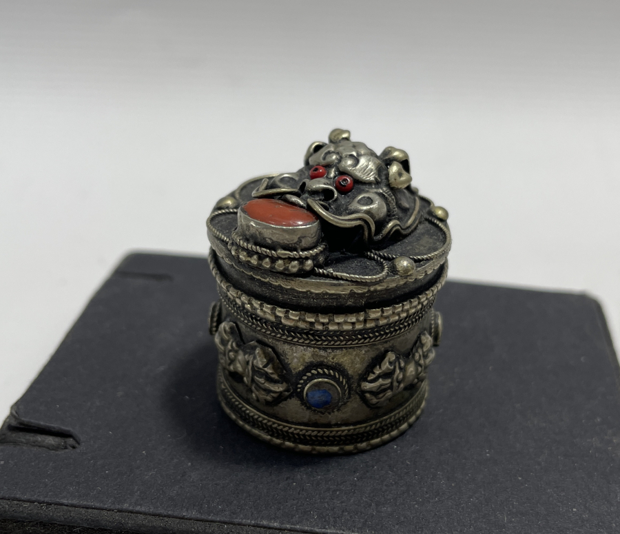 MERCAN VE LAPİS TAŞLI GÜMÜŞ KUTU