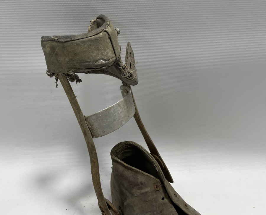 OSMANLI DÖNEMİ ÇOK NADİR HİLAL-İ AHMER TAHTA BACAK