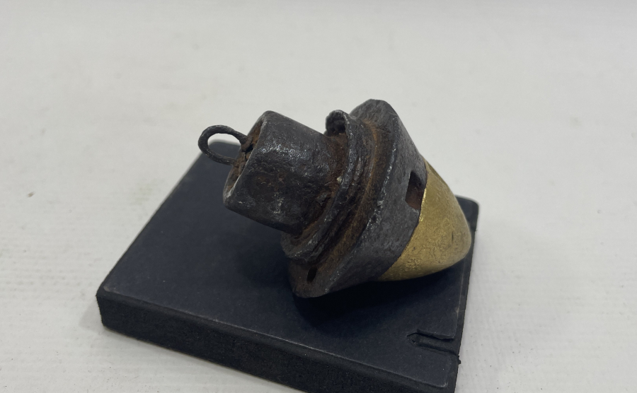 OSMANLI DÖNEMİ TOP MERMİSİ BAŞLIĞINDAN YAPILMIŞ ÇOK NADİR DUVARCI ŞAKÜLÜ