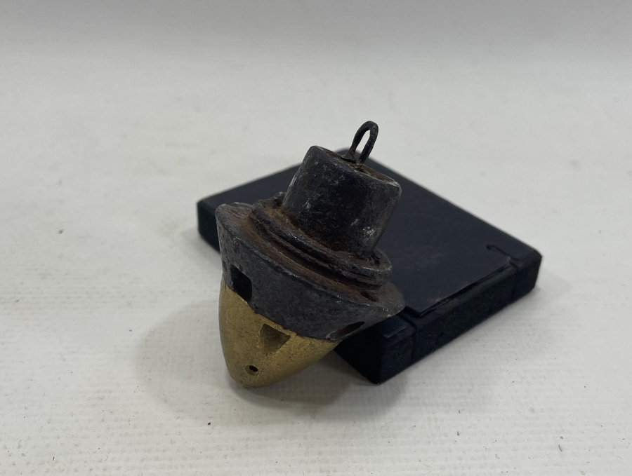 OSMANLI DÖNEMİ TOP MERMİSİ BAŞLIĞINDAN YAPILMIŞ ÇOK NADİR DUVARCI ŞAKÜLÜ