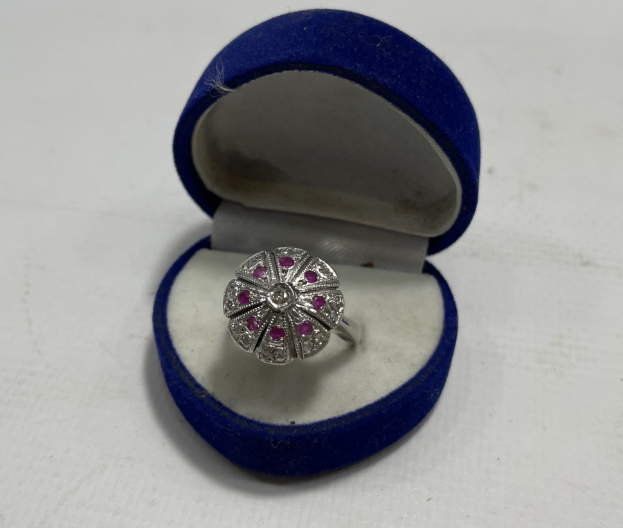 ÖZEL YAPIM PIRLANTA TAŞLI PAPATYA YÜZÜK