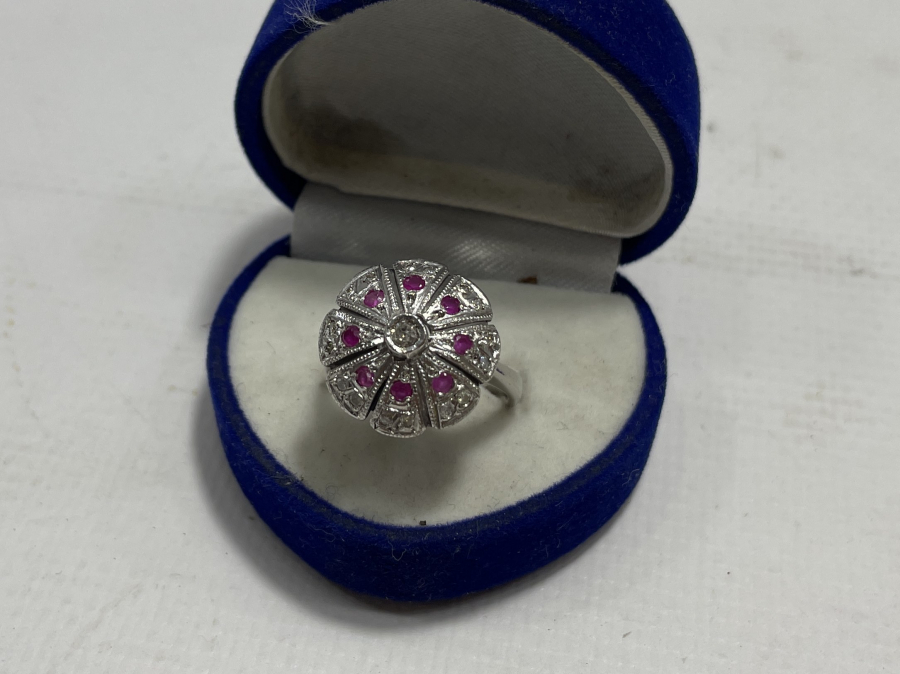 ÖZEL YAPIM PIRLANTA TAŞLI PAPATYA YÜZÜK