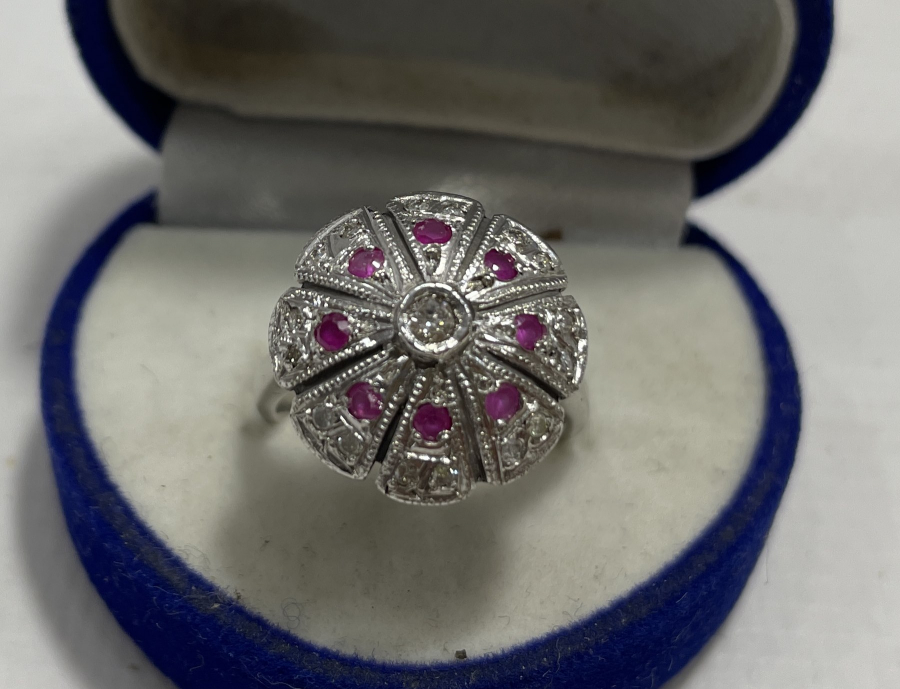 ÖZEL YAPIM PIRLANTA TAŞLI PAPATYA YÜZÜK